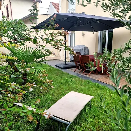 Sejour A Paris Holiday home Bezons