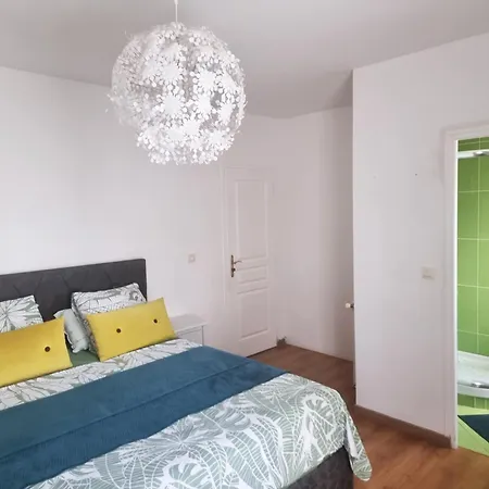 Sejour A Paris Holiday home Bezons